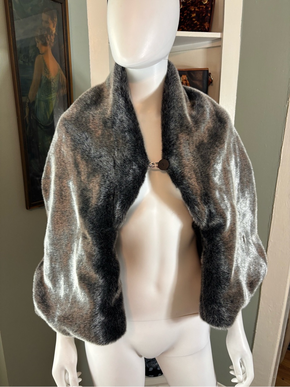 Vintage Y2K Toast Gray Silver Faux Fur Shrug Cape Caplet One Size OS